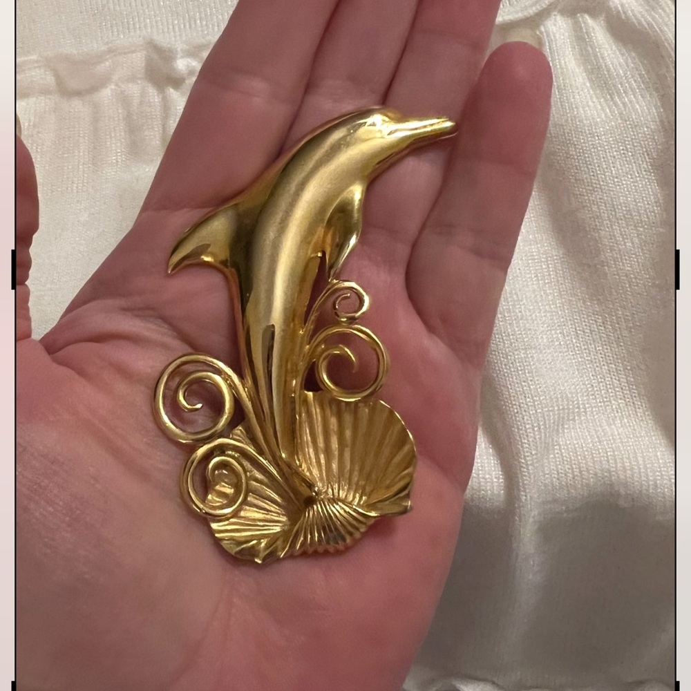 Vintage Gold Dolphin Brooch EUC - Picture 3 of 3